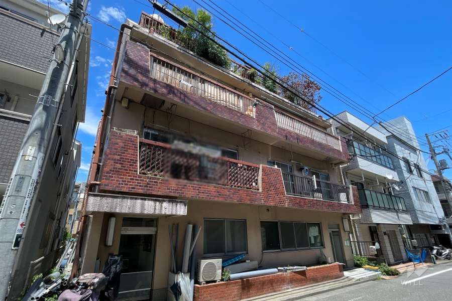 大山パンテオンの外観（南西側から）