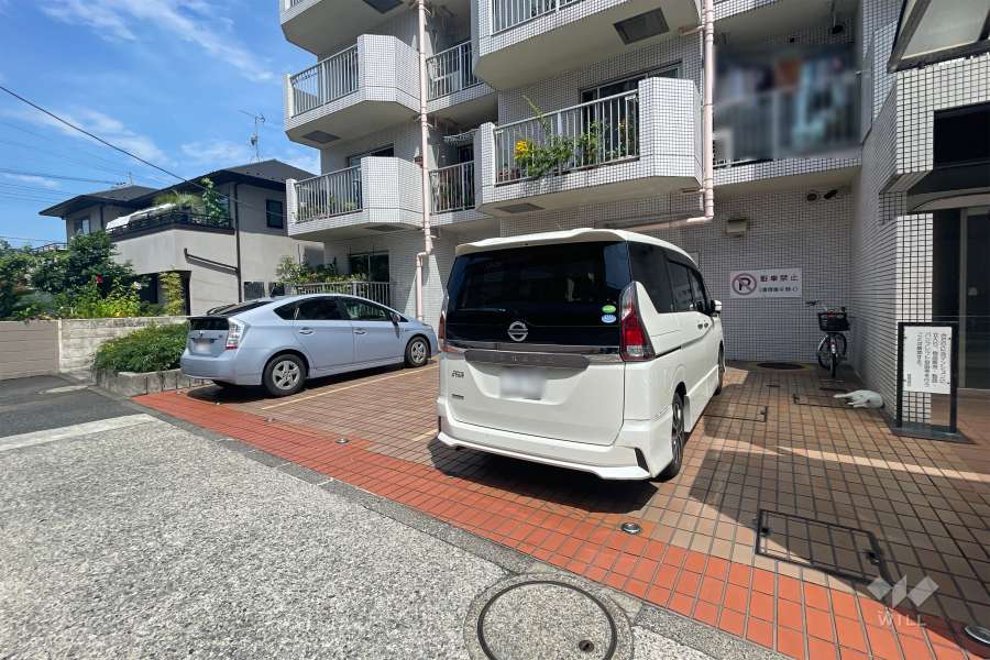 敷地内駐車場（屋外平面式）