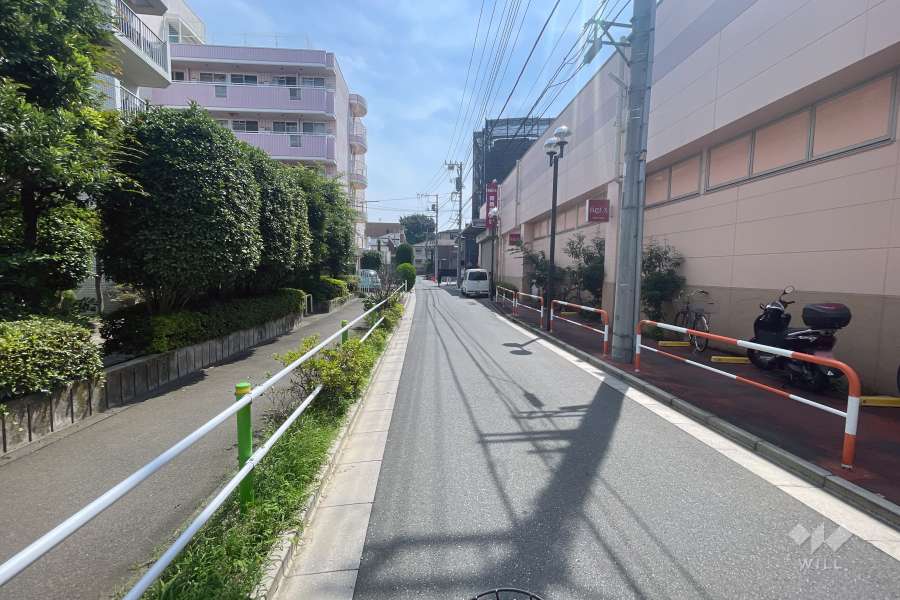 敷地南側の前面道路　
