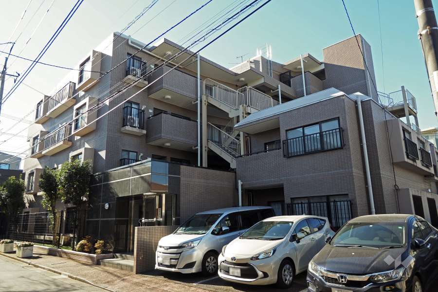 ファミール成増の外観（北東側から）