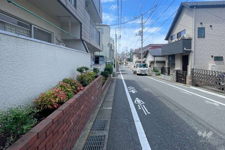 敷地東側の前面道路　