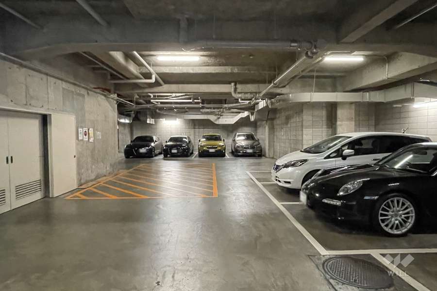 敷地内駐車場（屋内平面式）
