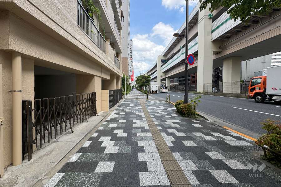 敷地南側の前面道路　