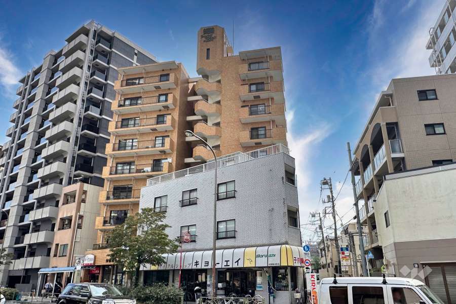 ライオンズマンション大山西町の外観（北側から）