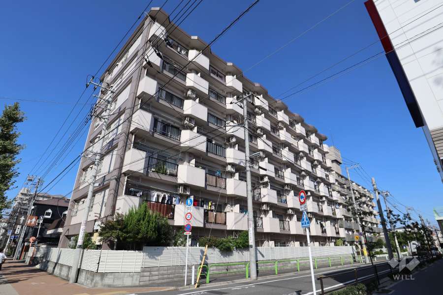 群峰高島平マンションの外観（南西側から）