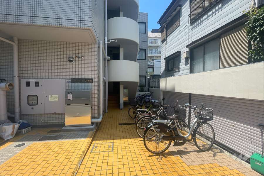 敷地入り口