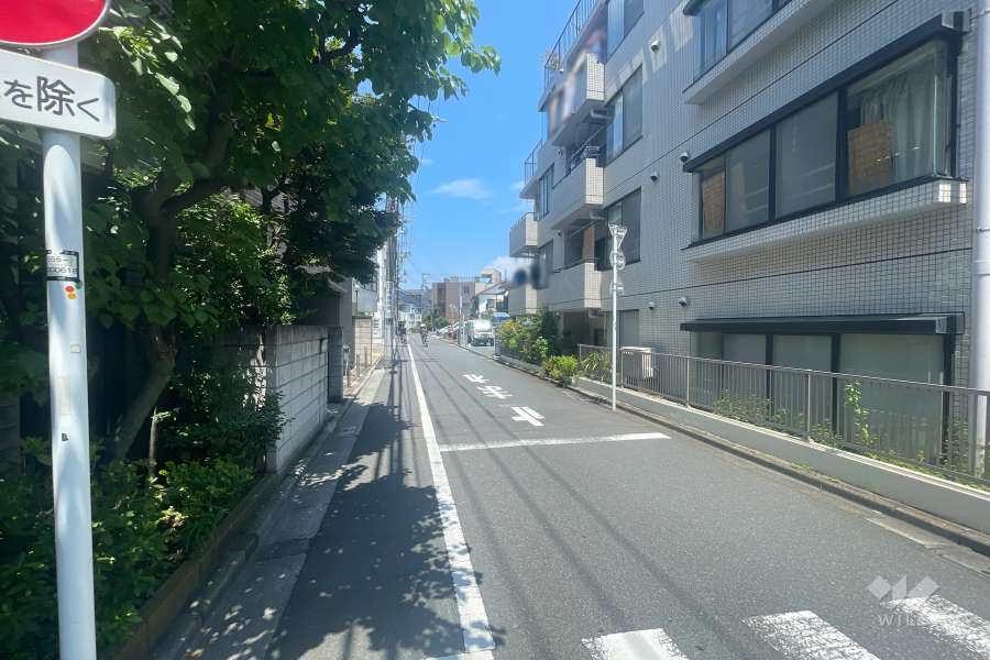 敷地南西側の前面道路