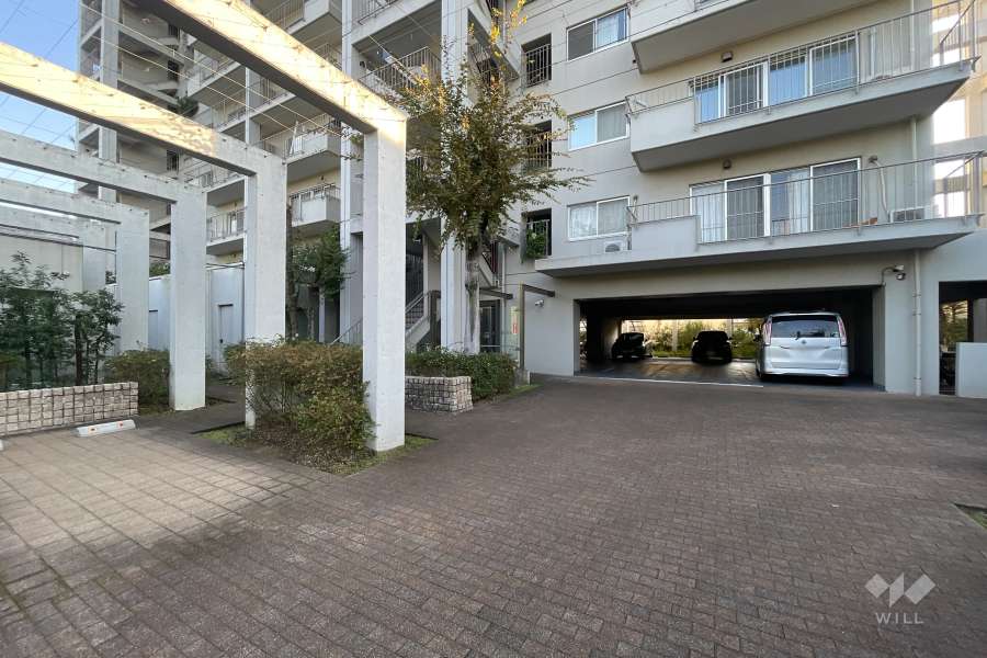 敷地内駐車場（屋外平面式・屋内平面式）