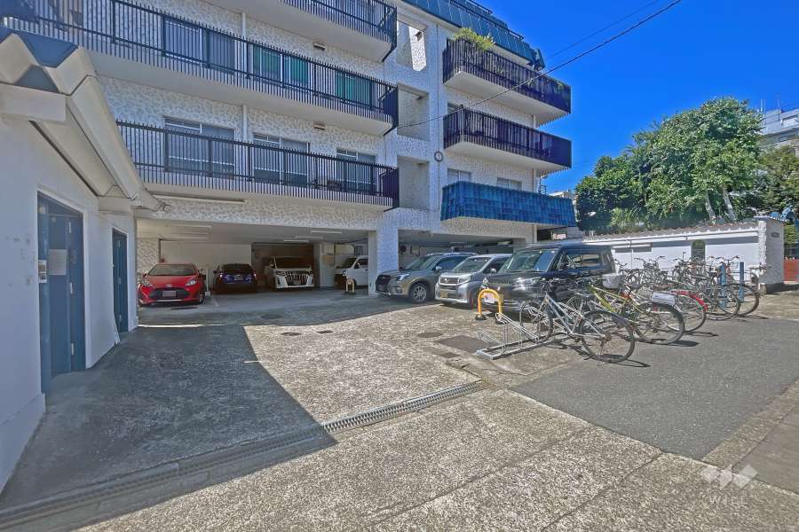 敷地内駐車場（屋外平面式）