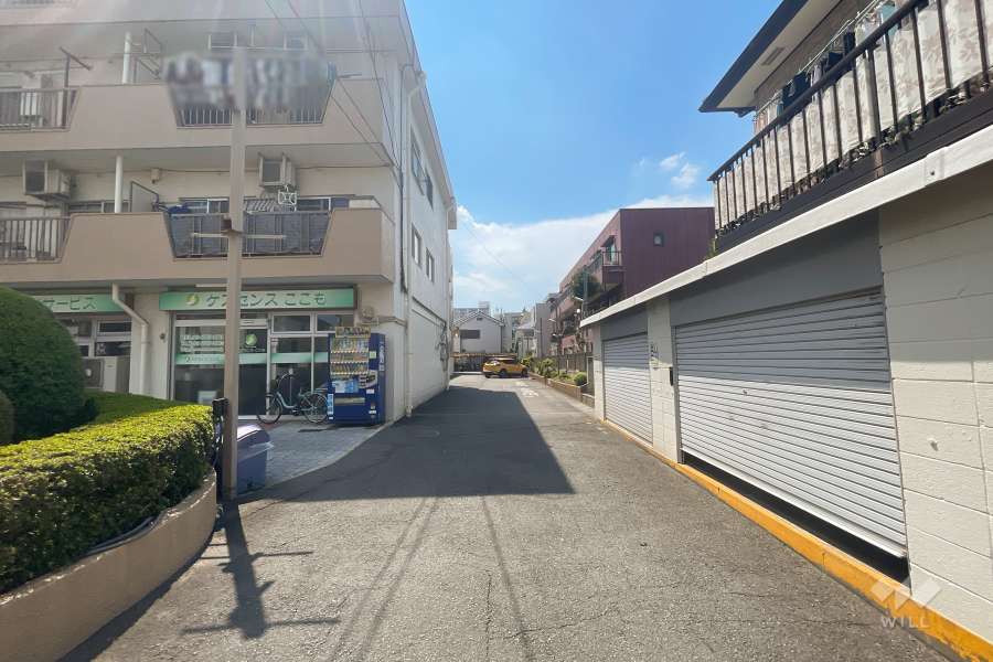 駐車場の出入り口