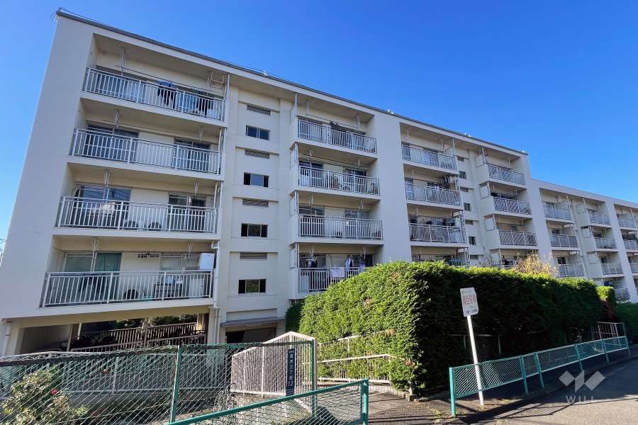 若木住宅３号棟の外観（南東側から）
