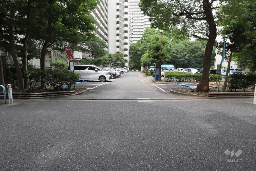 駐車場の出入り口　
