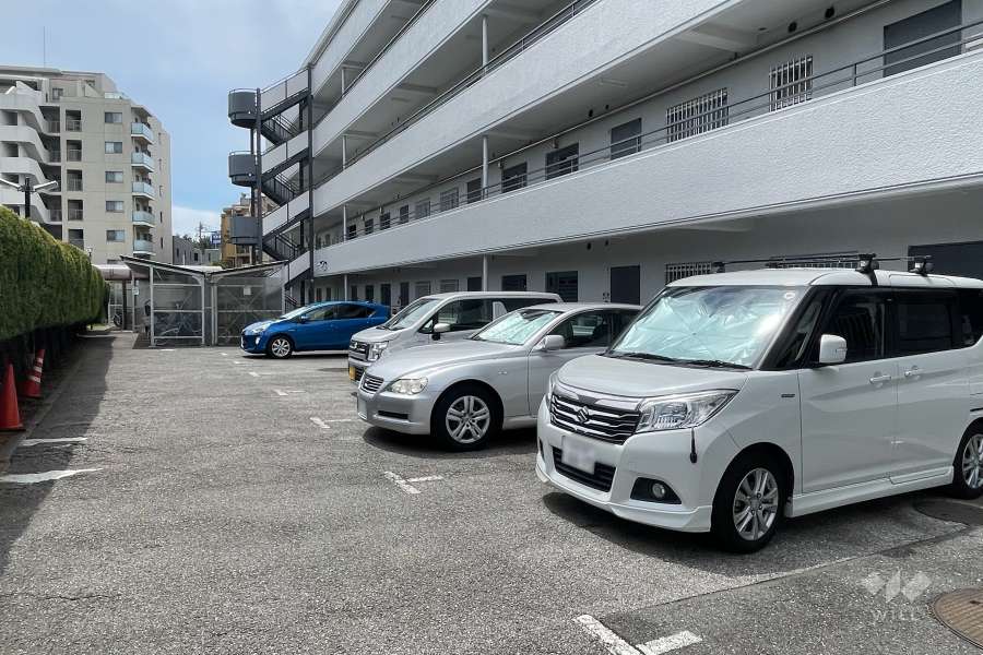 敷地内駐車場（屋外平面式）