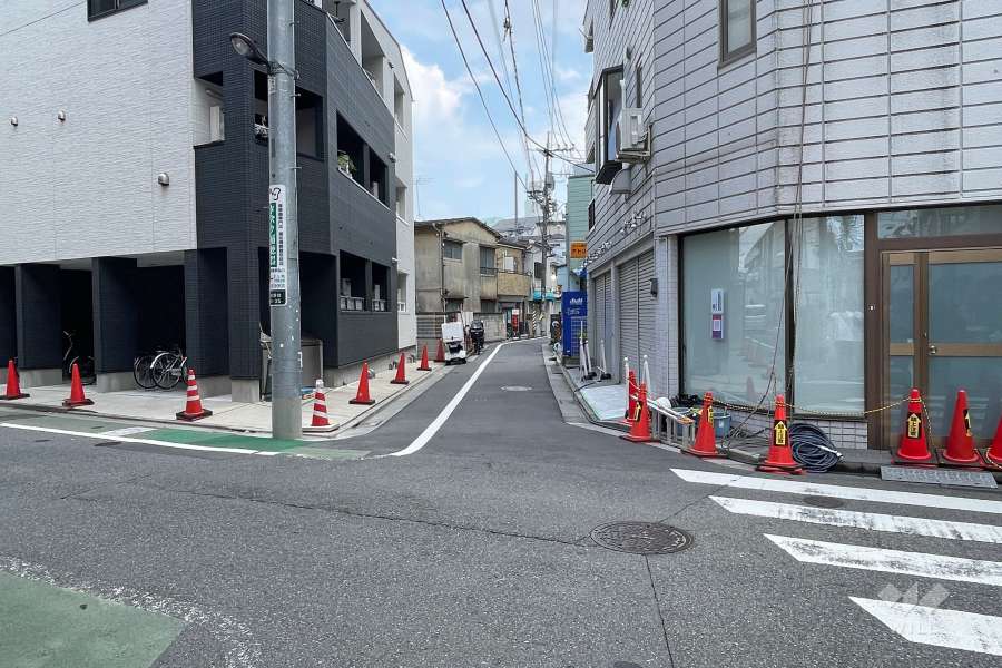 敷地東側の前面道路
