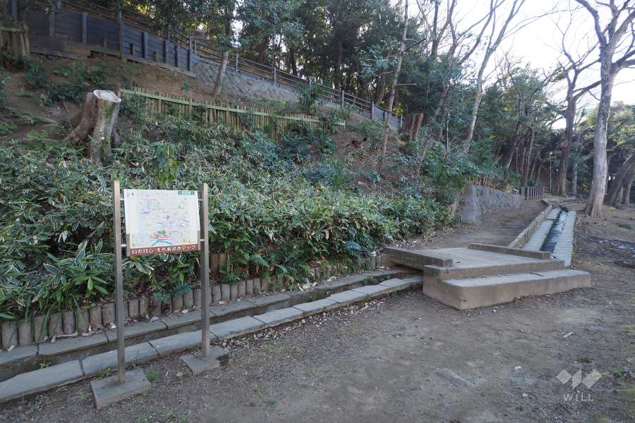 敷地南側に隣接する『板橋区立小豆沢公園』