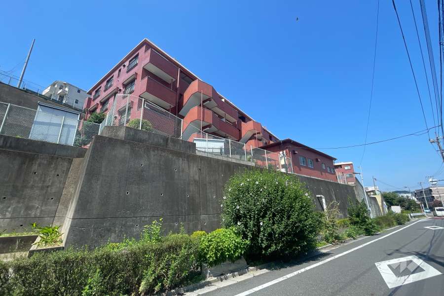 東久パレス赤塚の外観（北東側から）