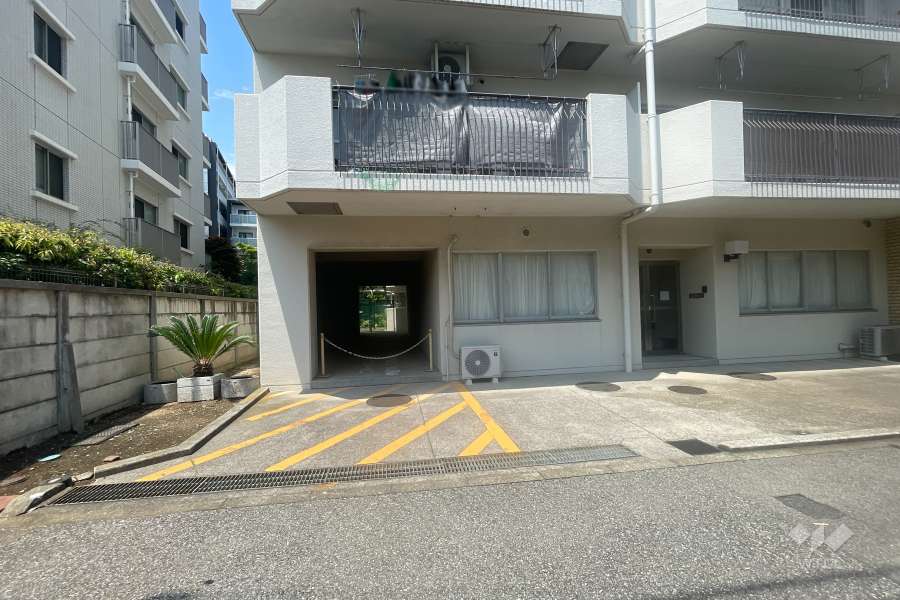 敷地内駐車場（屋外平面式）