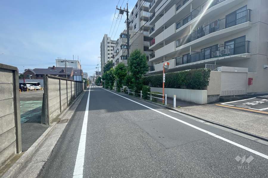 敷地東側の前面道路　