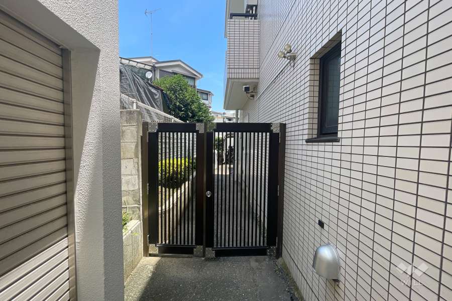 駐輪場の出入り口　