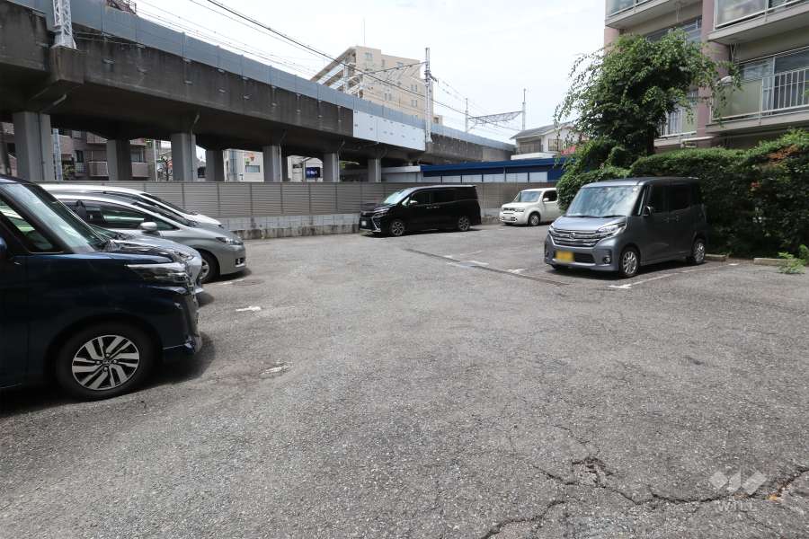 敷地内駐車場（屋外平面式）