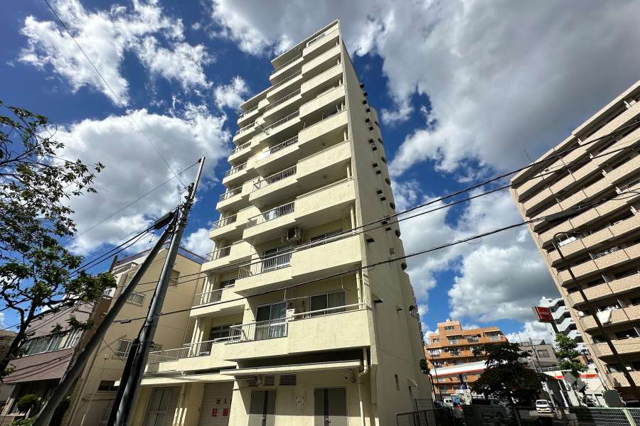 ローヤルハイツ大山の外観（南東側から）