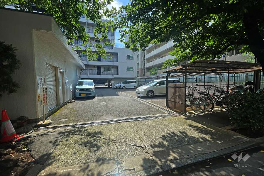 敷地内駐車場（屋外平面式、屋内平面式）