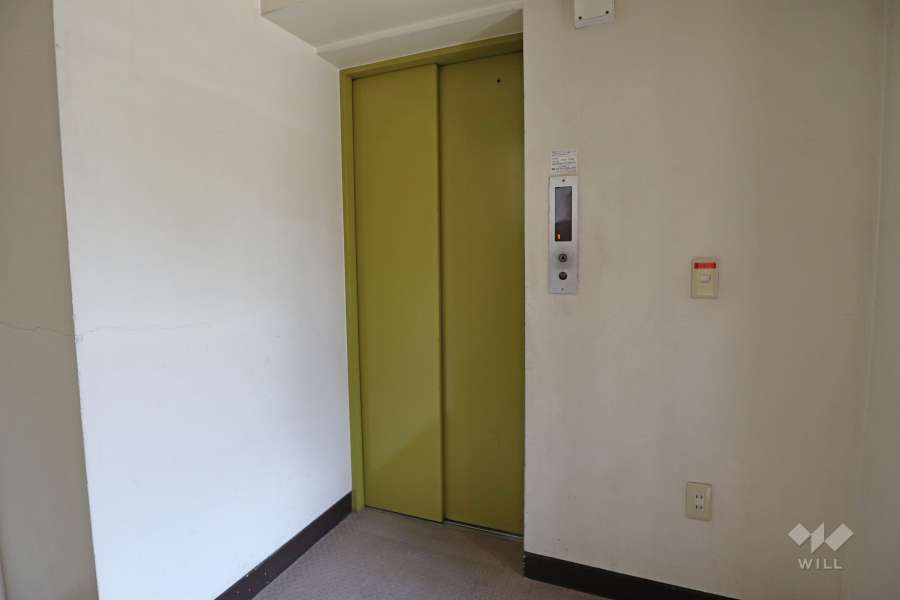 共用のエレベーター