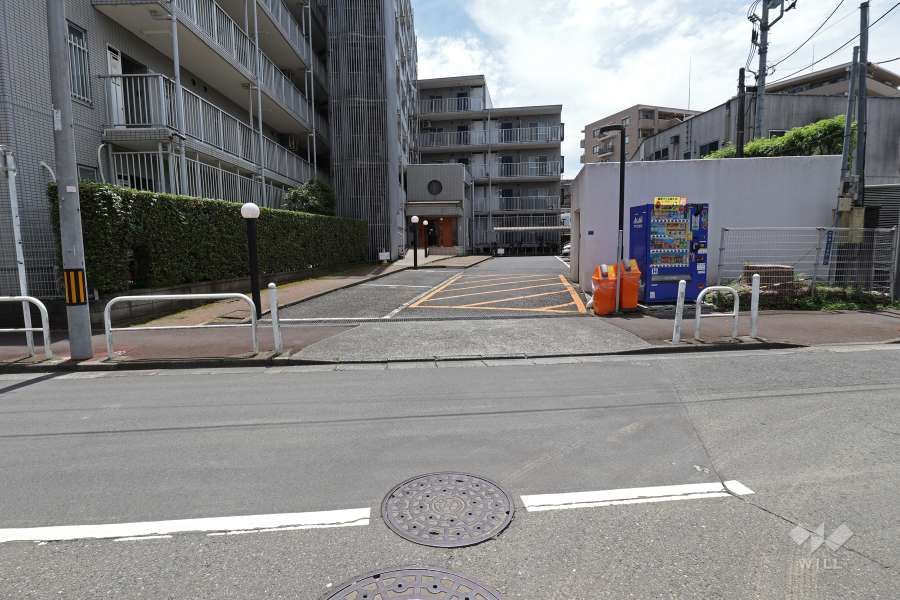 駐車場の出入り口