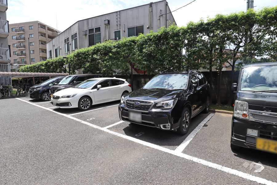 敷地内駐車場（屋外平面式）