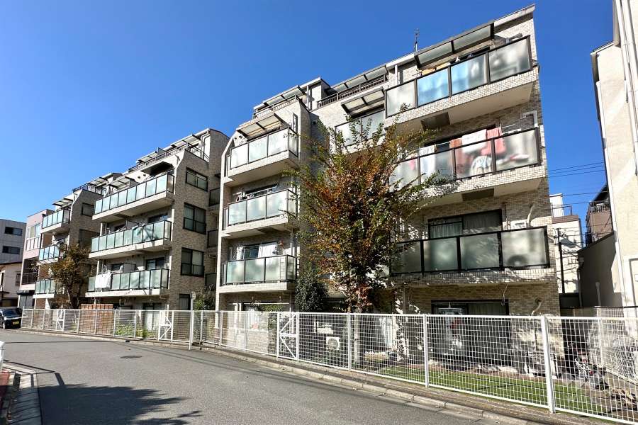 日神パレス板橋本町の外観（南東側から）