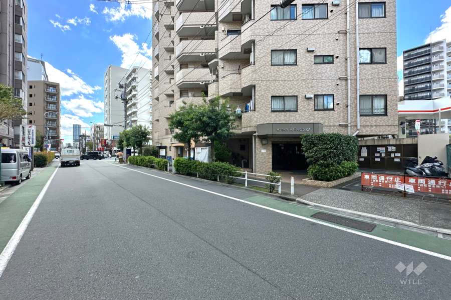 敷地東側の前面道路
