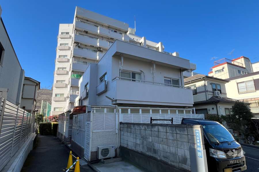 朝日大山マンションの外観（南東側から）