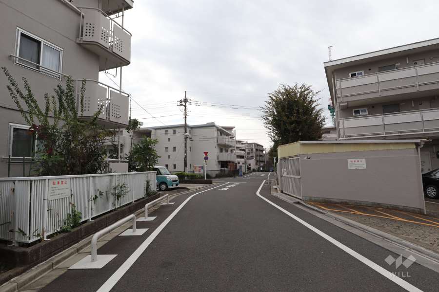 敷地東側の前面道路　