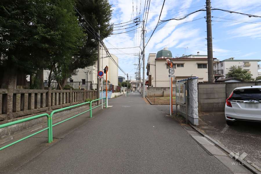 敷地北側の前面道路　