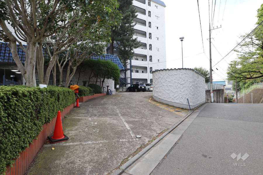 駐車場の出入り口　