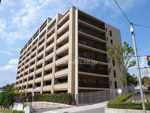 ジオグランデ宝塚山手台（エレガンスコート）の外観（南東側から）