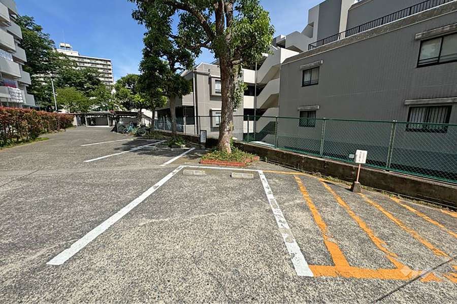 敷地内駐車場（屋外平面式）