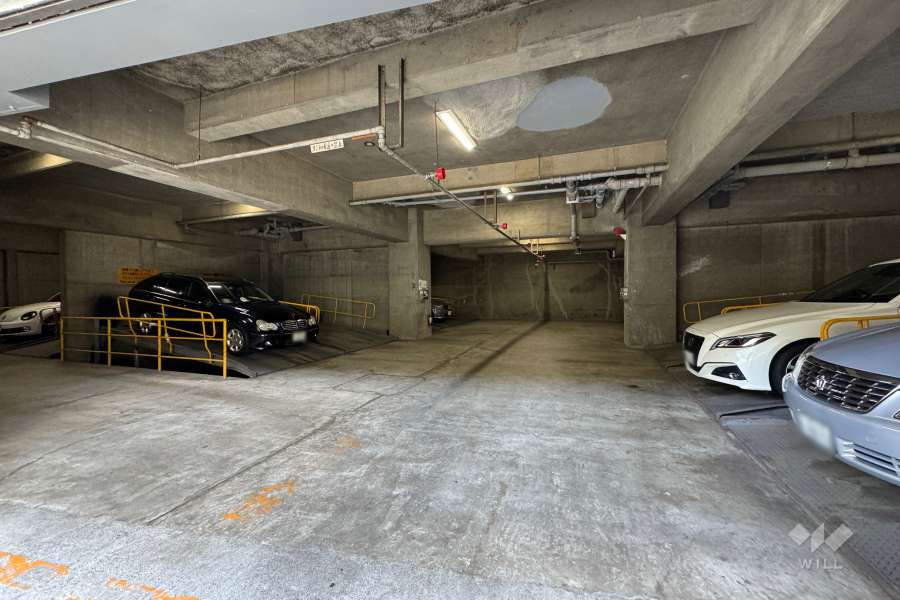 敷地内駐車場（屋内機械式）
