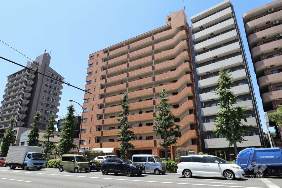 ライオンズマンション板橋大原の外観（北側から）