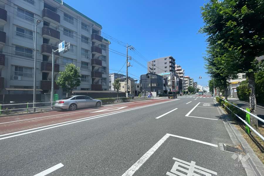 敷地北側の前面道路