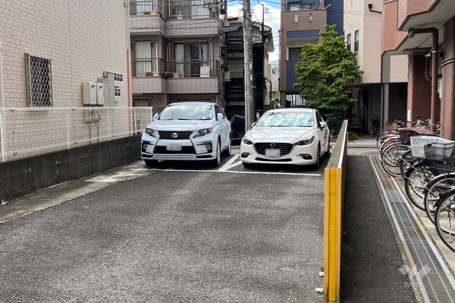 敷地内駐車場（屋外平面式）