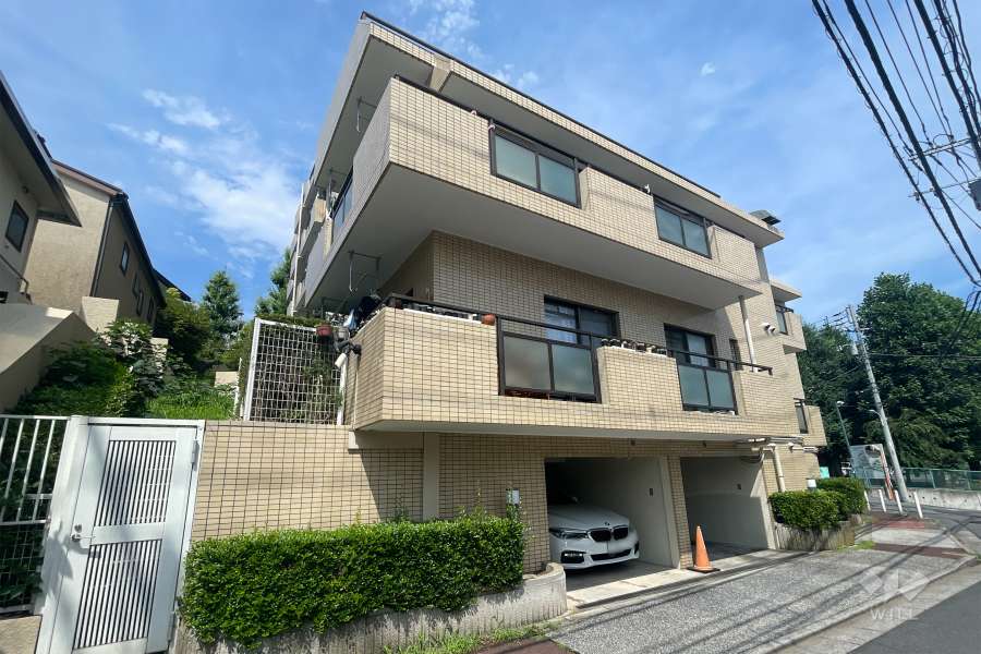 キャニオンマンション若木町の外観（南東側から）