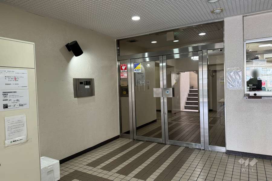 エントランスはオートロック付きです・