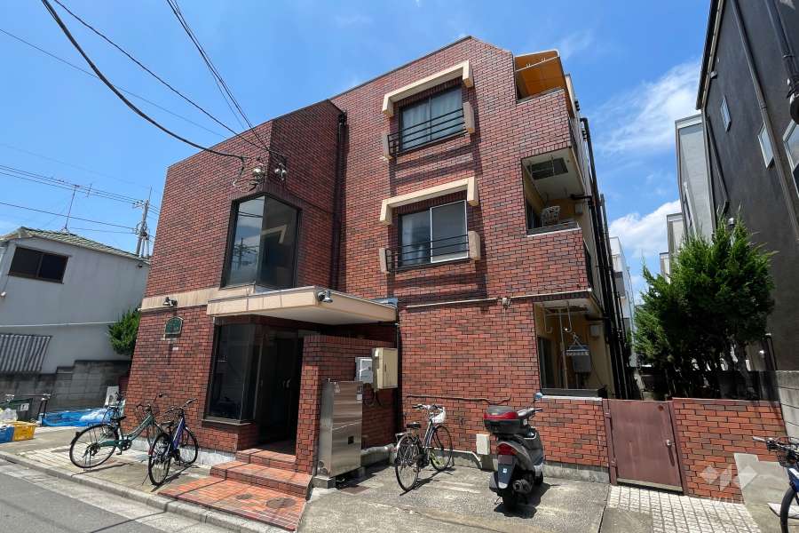 フラット上板橋の外観（南東側から）