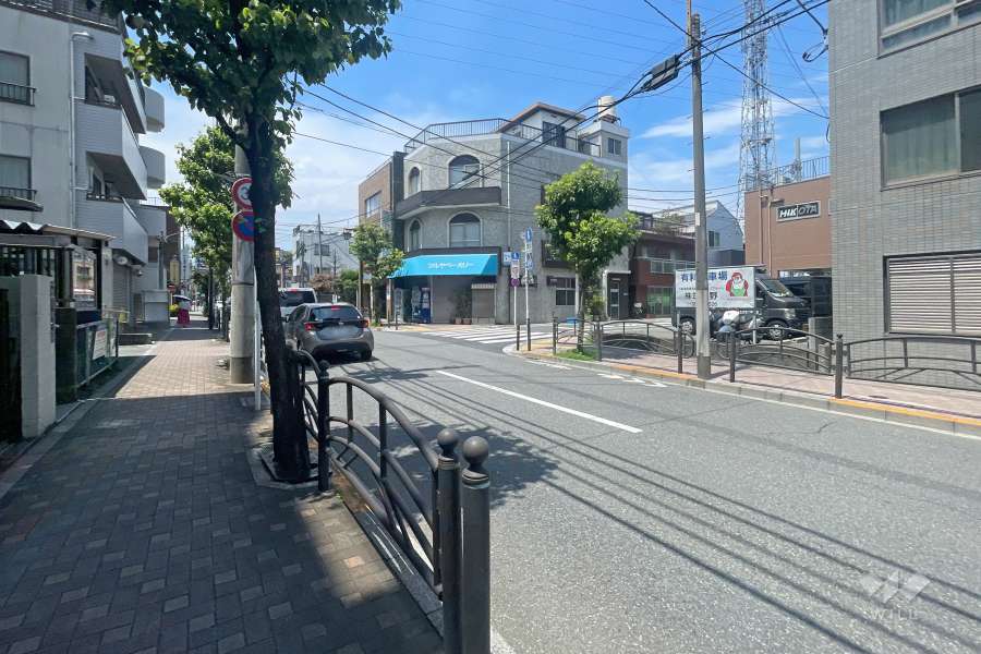 敷地北側の前面道路