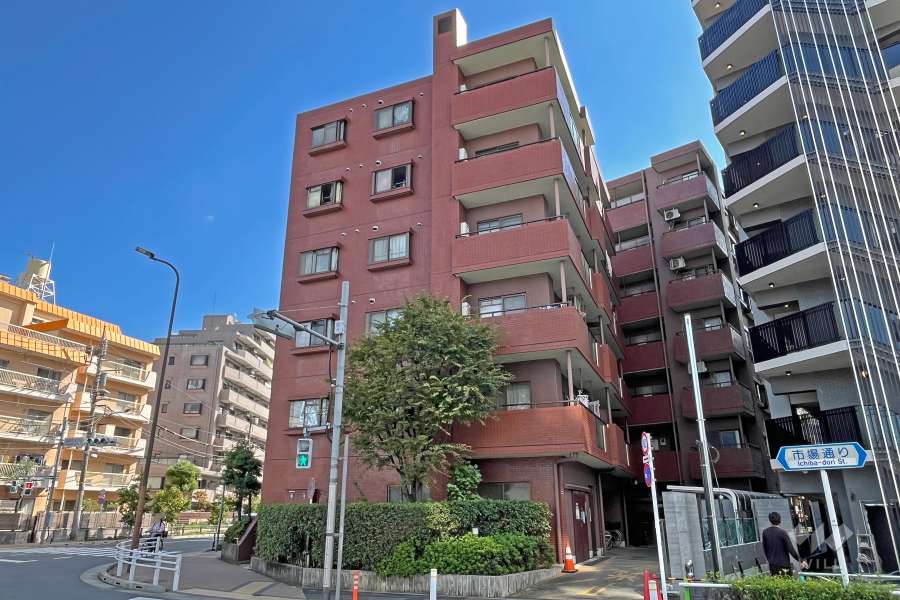 キャニオンマンション西台の外観（北側から）