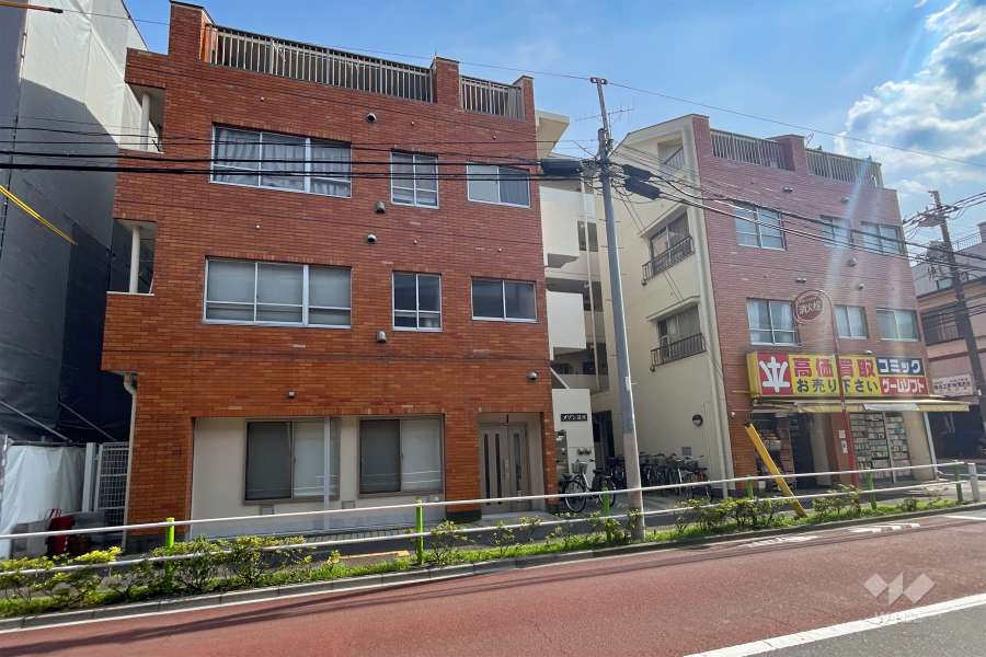 メゾン蓮根の外観（北東側から）