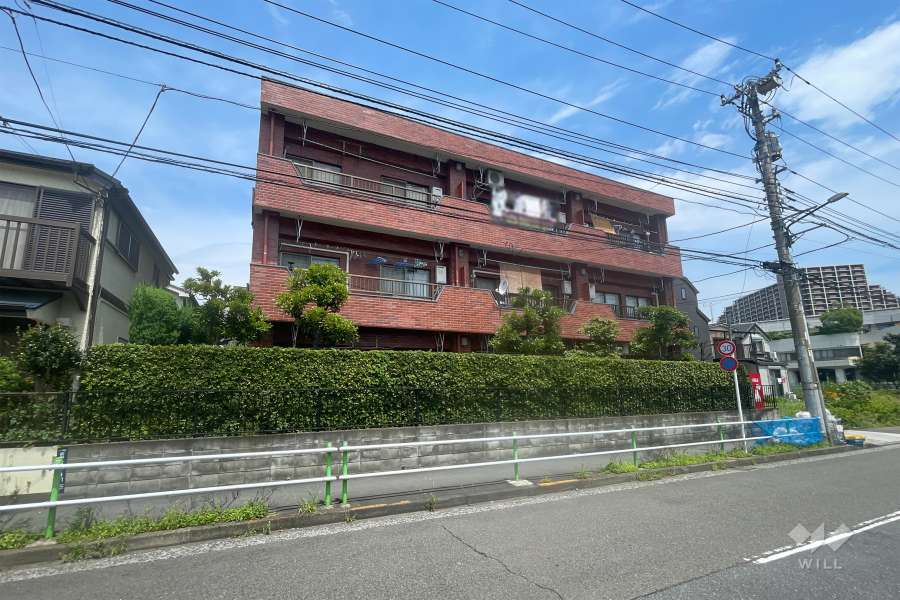 メゾンド城山の外観（南側から）　