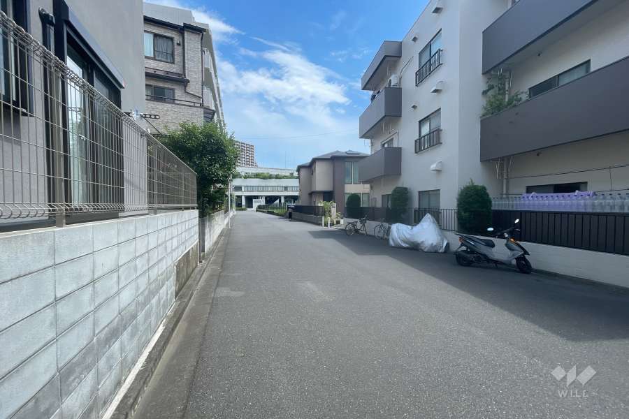 敷地北西側の前面道路　