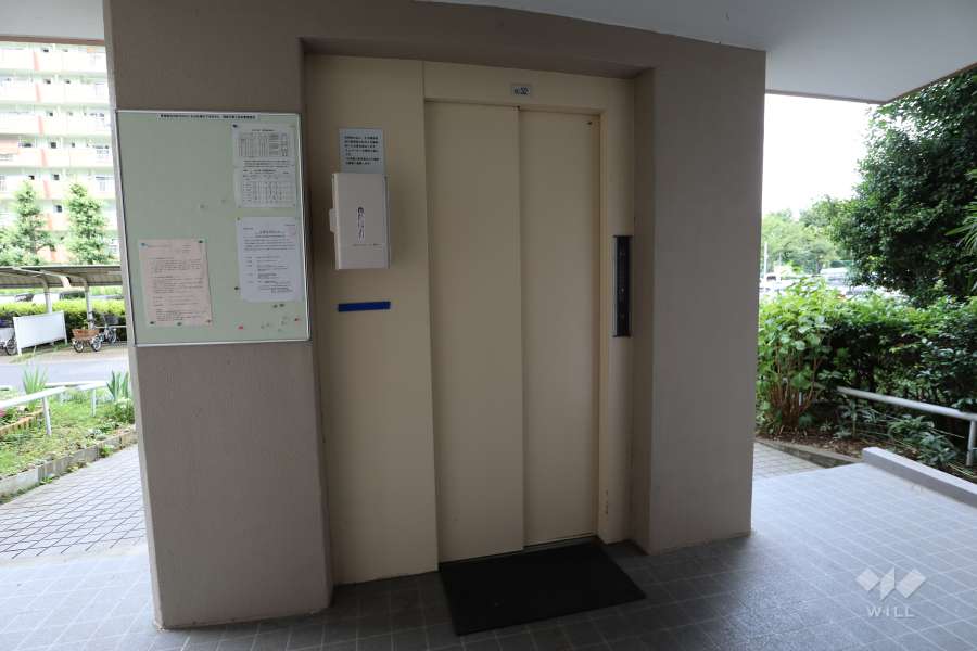 共用のエレベーター